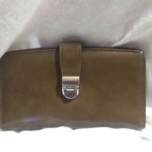 Vintage Bosca Olive Green Smooth Leather Tri'fold Wallet